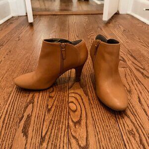 Banana Republic cognac leather ankle boots, size 7